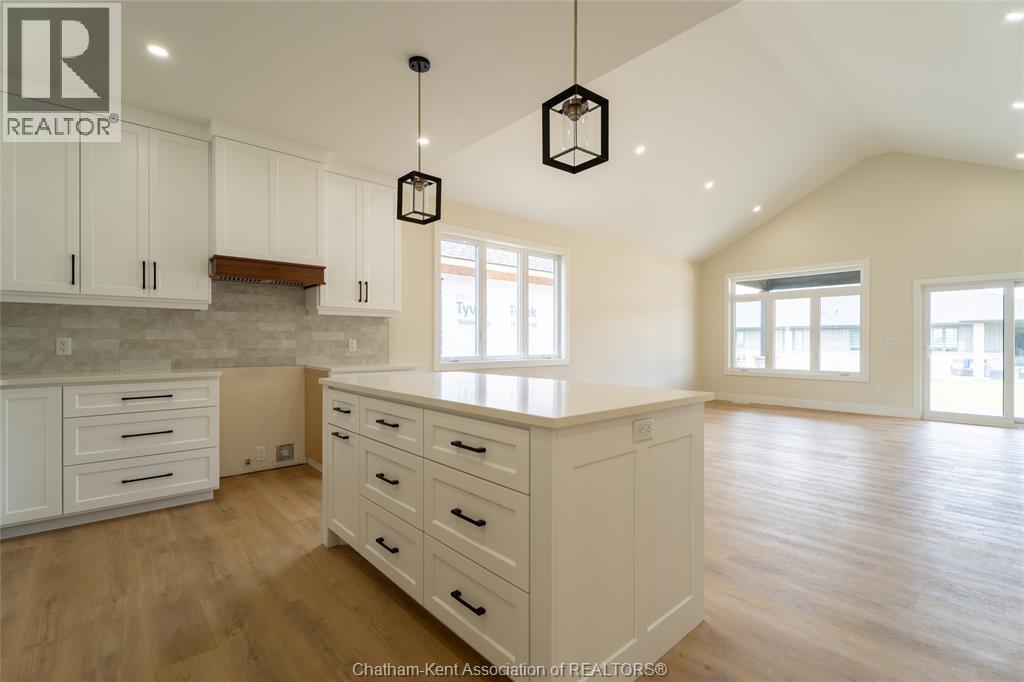 56 Lantern Lane Property Photo 12