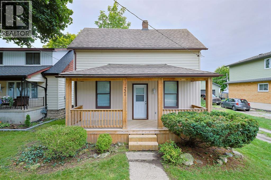 221 Bright STREET