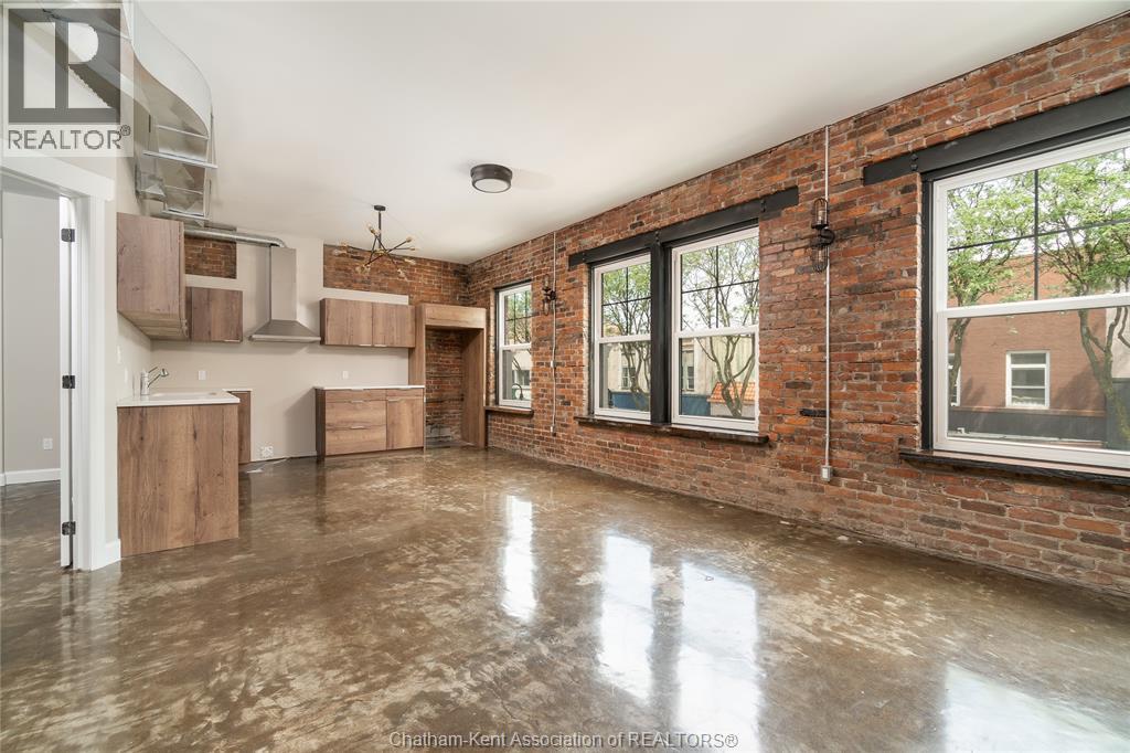 140 King STREET West Unit# 201 Property Photo 1