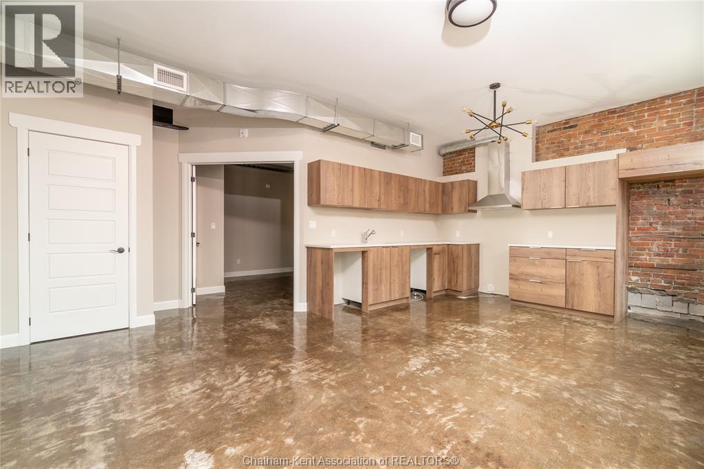 140 King Street West Unit# 201 Property Photo 2