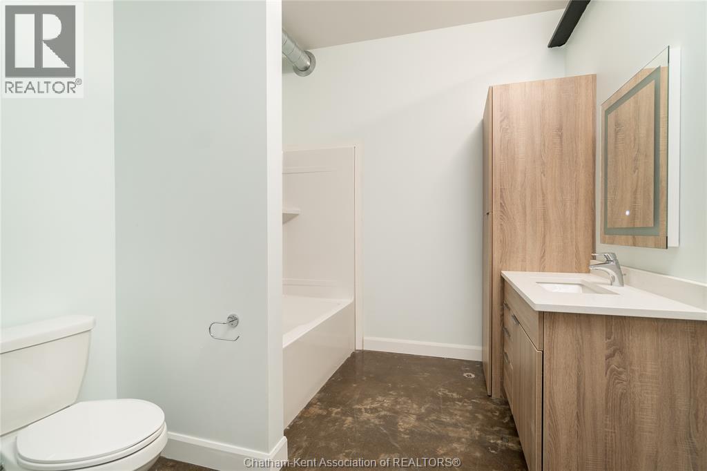 140 King Street West Unit# 201 Property Photo 4