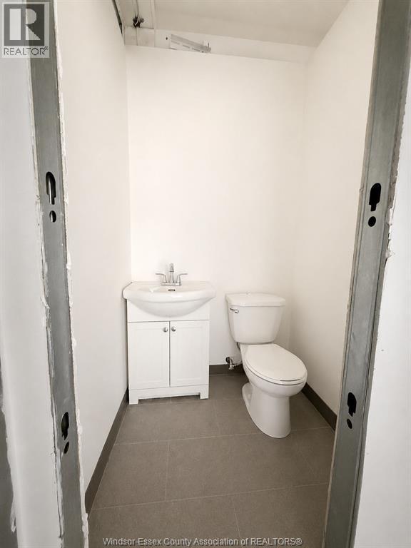 2451 Tecumseh Road West Unit# B Property Photo 10