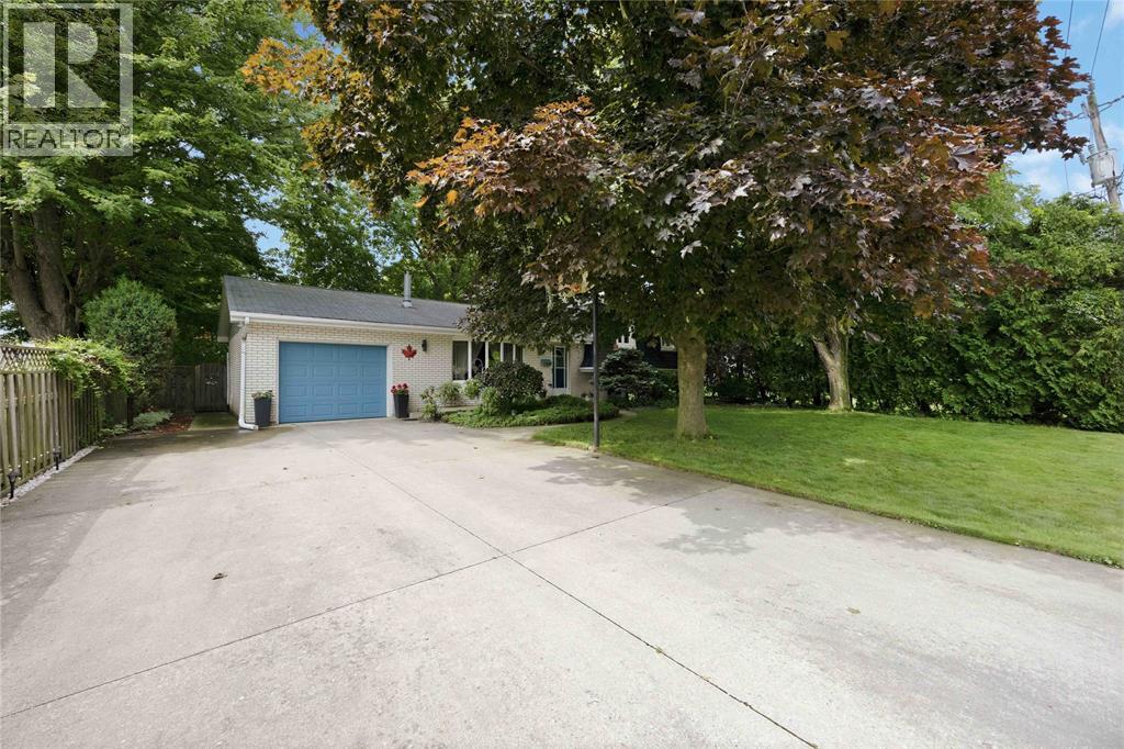 215 Turnbull Avenue Property Photo 3