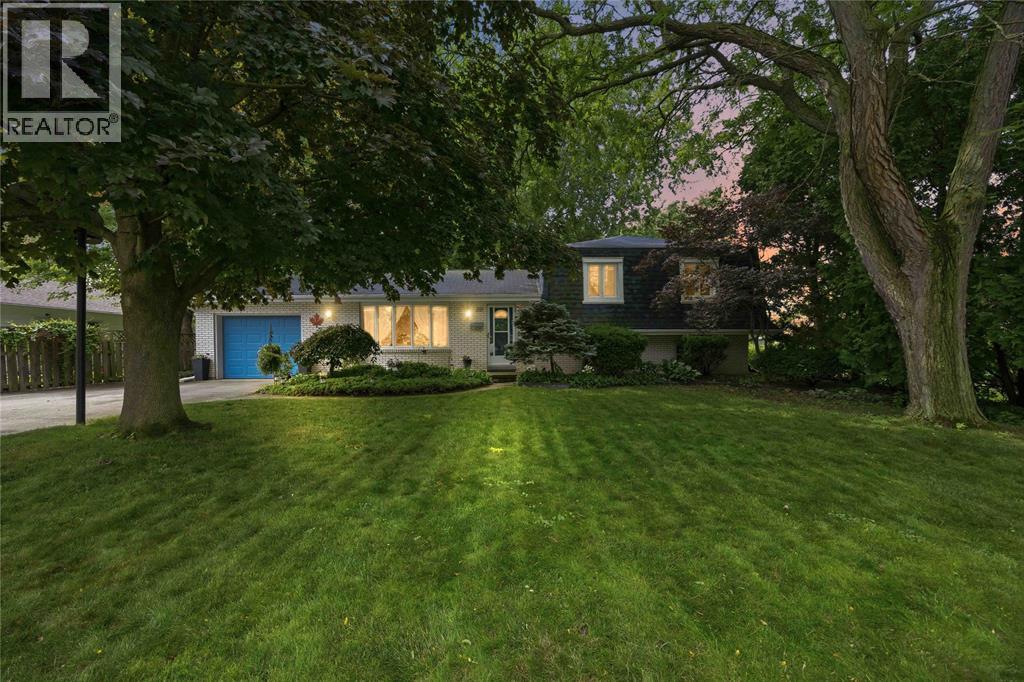 215 Turnbull Avenue Property Photo 4