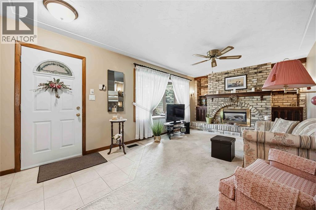 215 Turnbull Avenue Property Photo 5