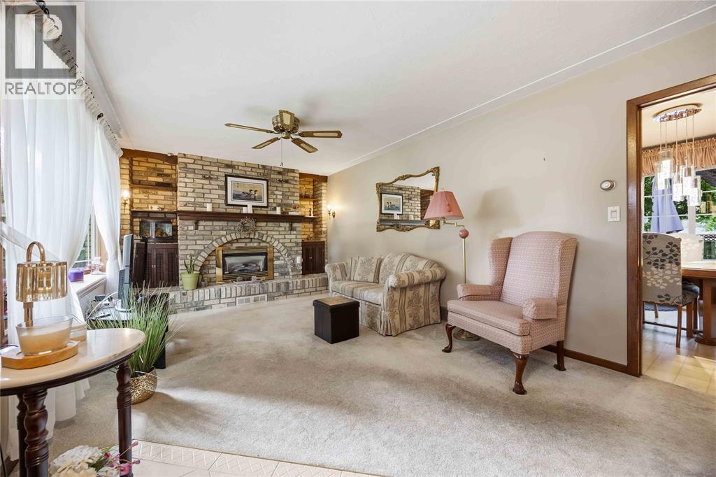 215 Turnbull Avenue Property Photo 6