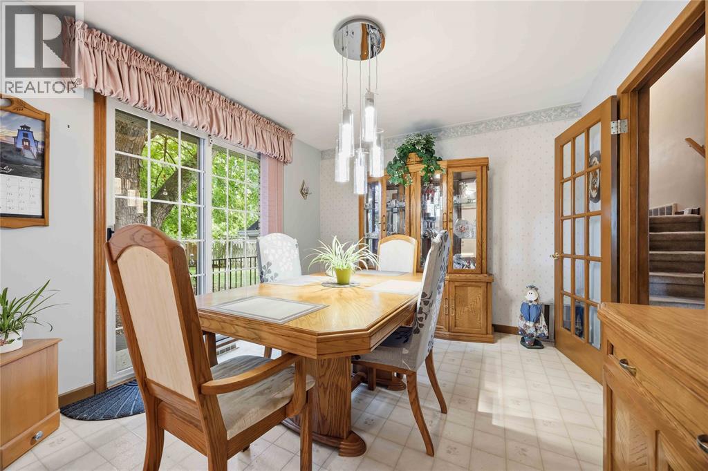 215 Turnbull Avenue Property Photo 11