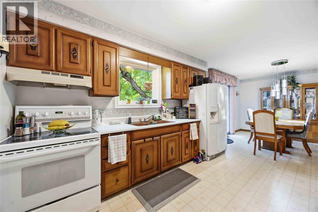 215 Turnbull Avenue Property Photo 14