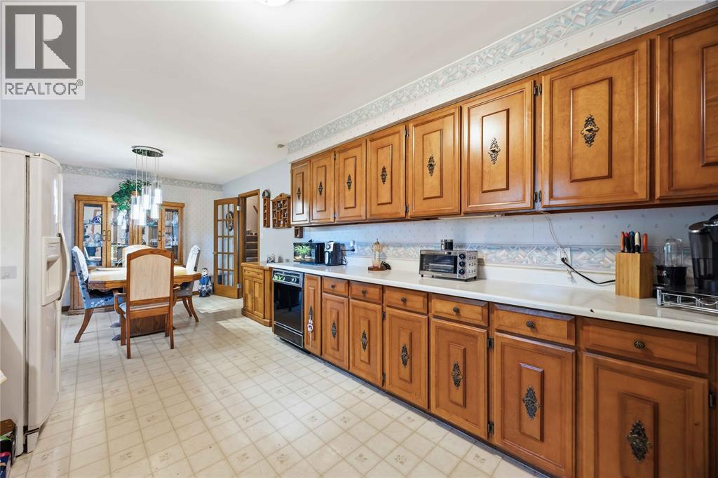 215 Turnbull Avenue Property Photo 15