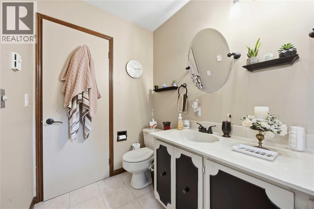215 Turnbull Avenue Property Photo 17