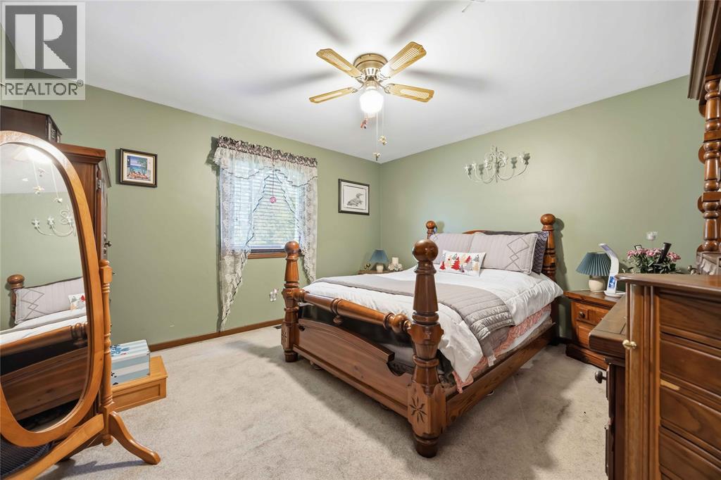 215 Turnbull Avenue Property Photo 21