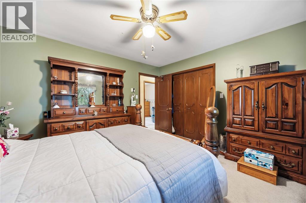 215 Turnbull Avenue Property Photo 23