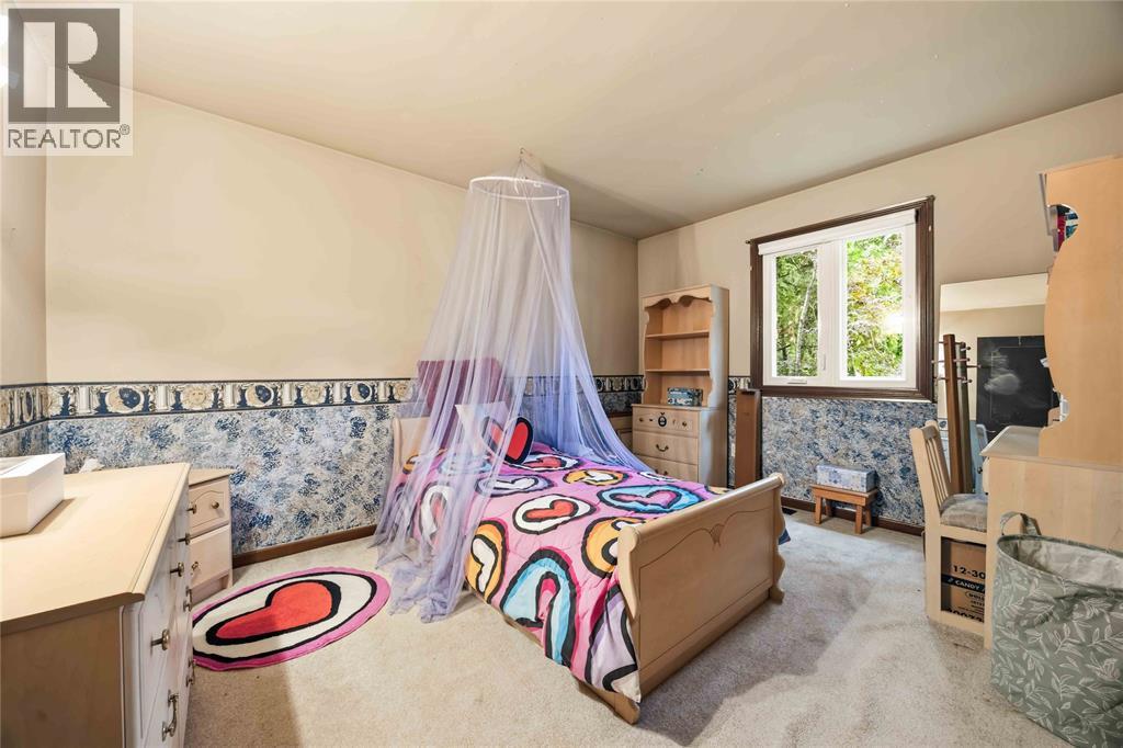 215 Turnbull Avenue Property Photo 24