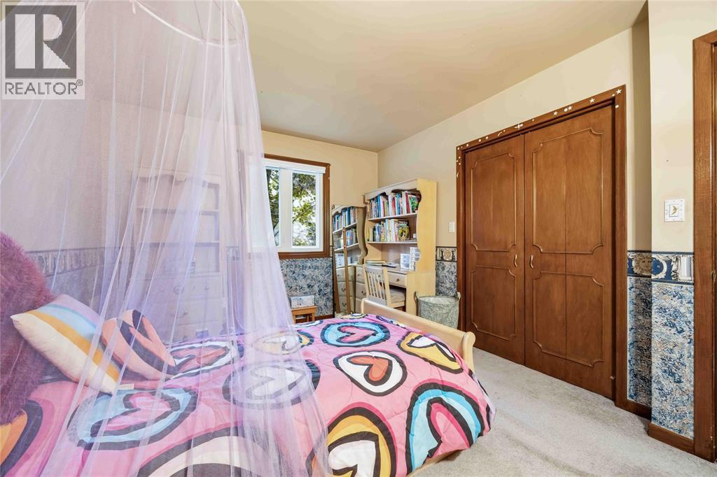 215 Turnbull Avenue Property Photo 25
