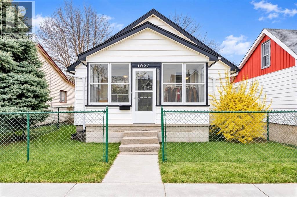 1621 College AVENUE Property Photo 1