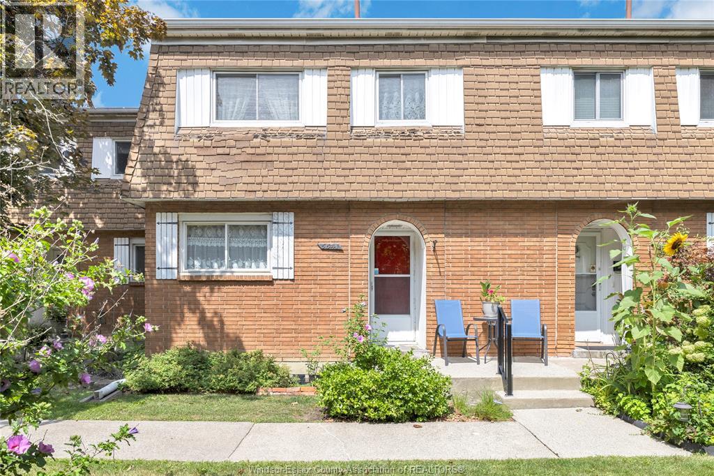 5541 Empress Property Photo 1