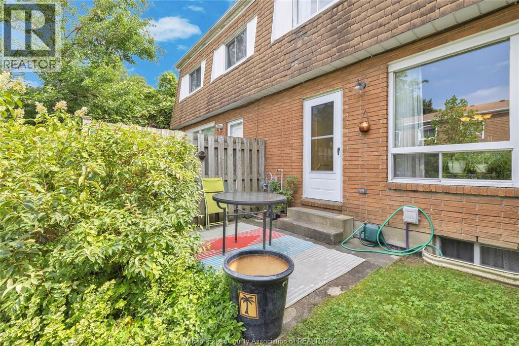 5541 Empress Property Photo 29