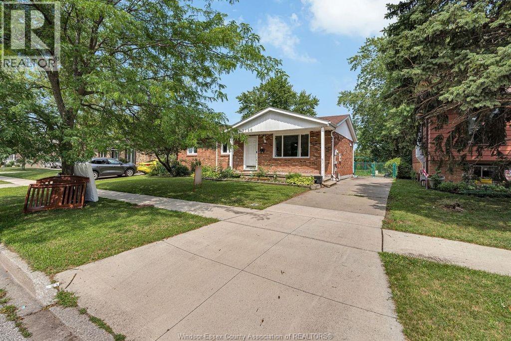3150 Forest Glade Property Photo 2