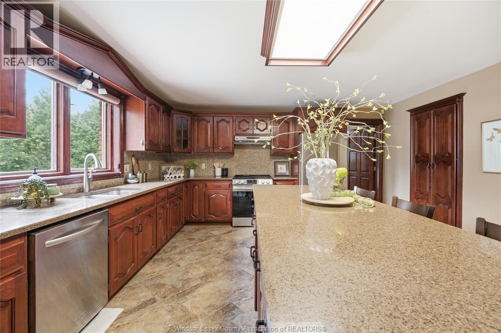 2073 Lesperance Road Property Photo 8
