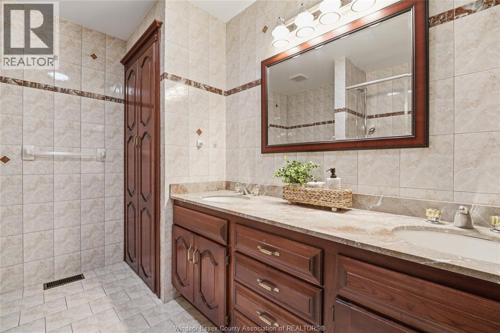2073 Lesperance Road Property Photo 13