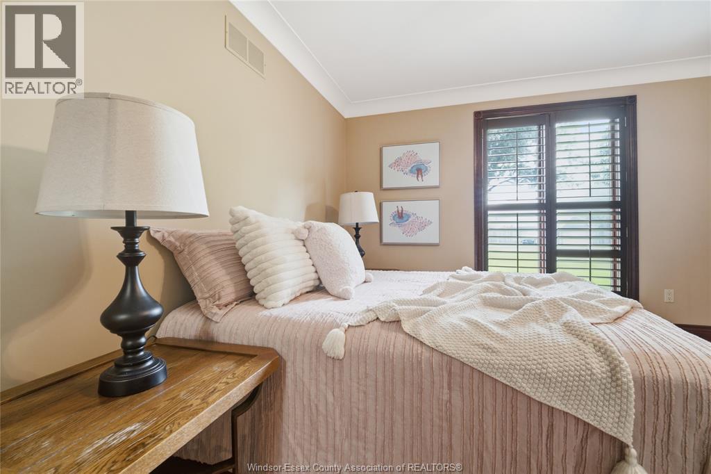 2073 Lesperance Road Property Photo 17