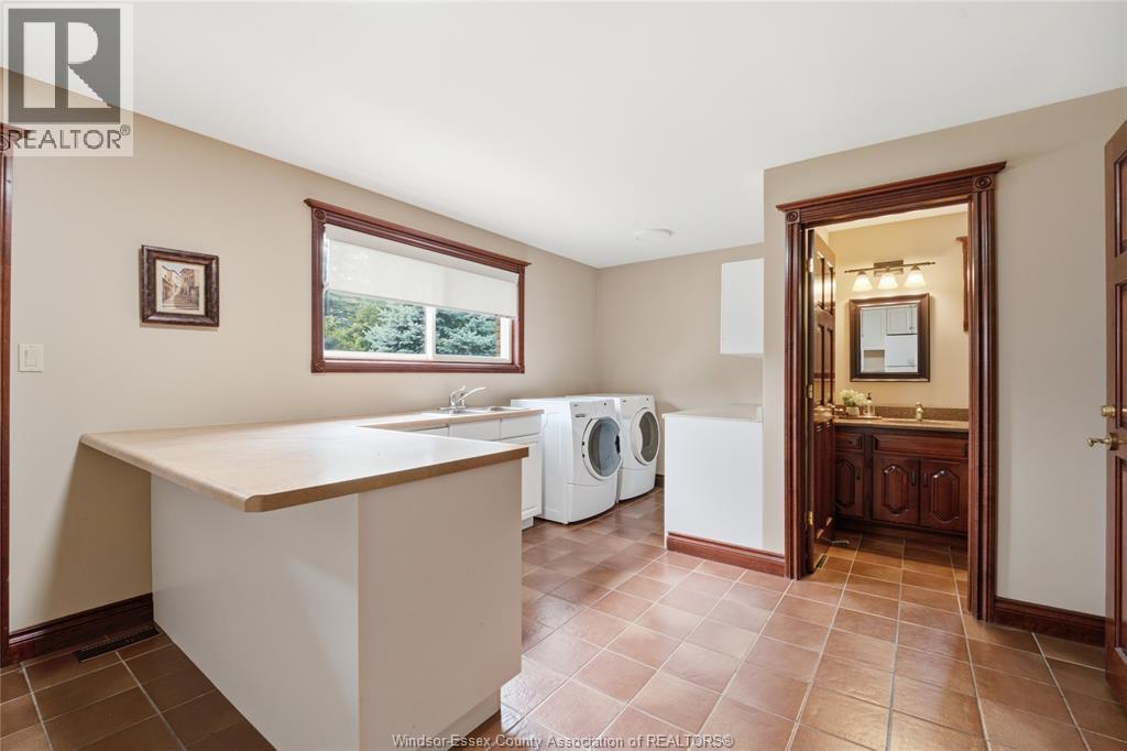 2073 Lesperance Road Property Photo 28