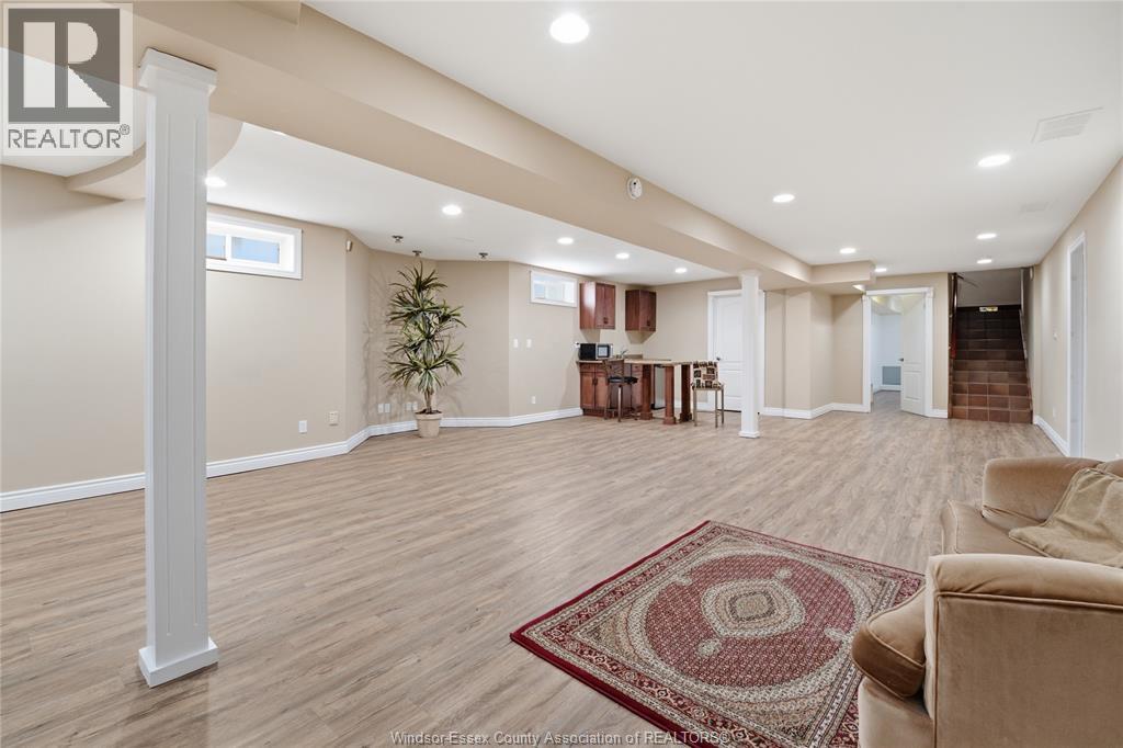 2073 Lesperance Road Property Photo 31