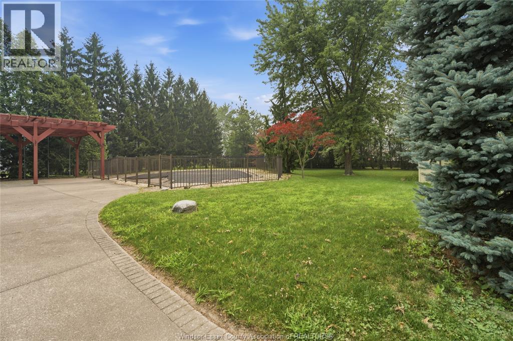 2073 Lesperance Road Property Photo 38