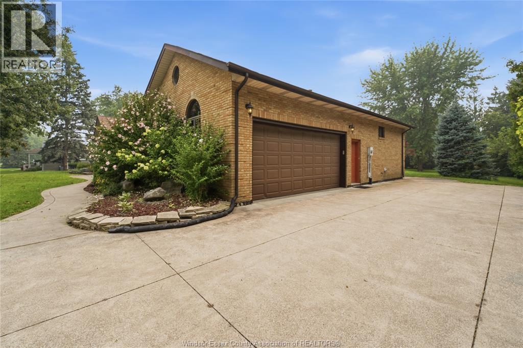 2073 Lesperance Road Property Photo 40