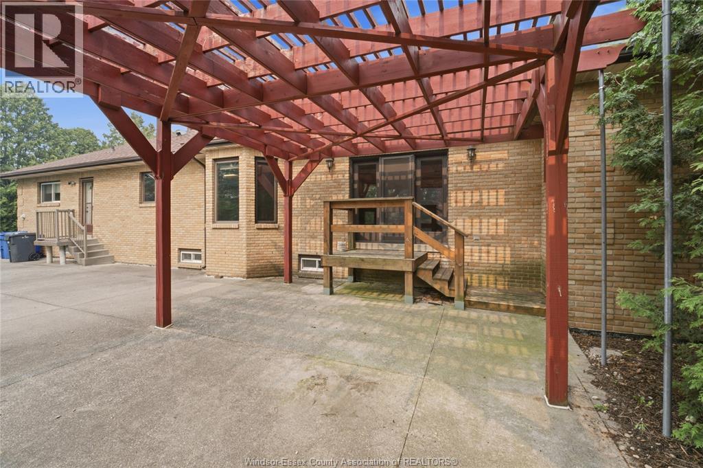 2073 Lesperance Road Property Photo 45
