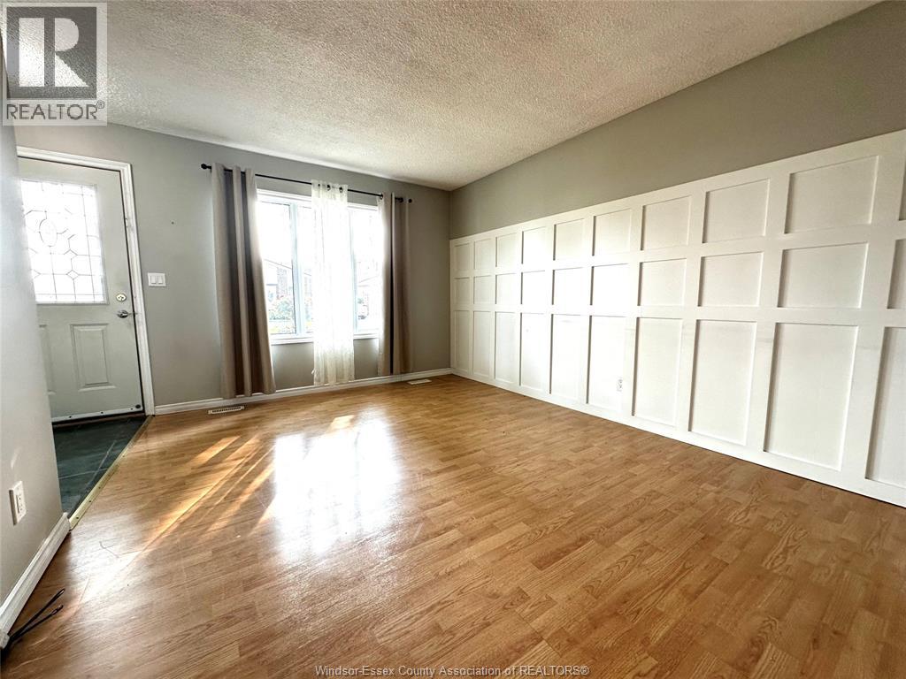3217 Aurora Property Photo 3