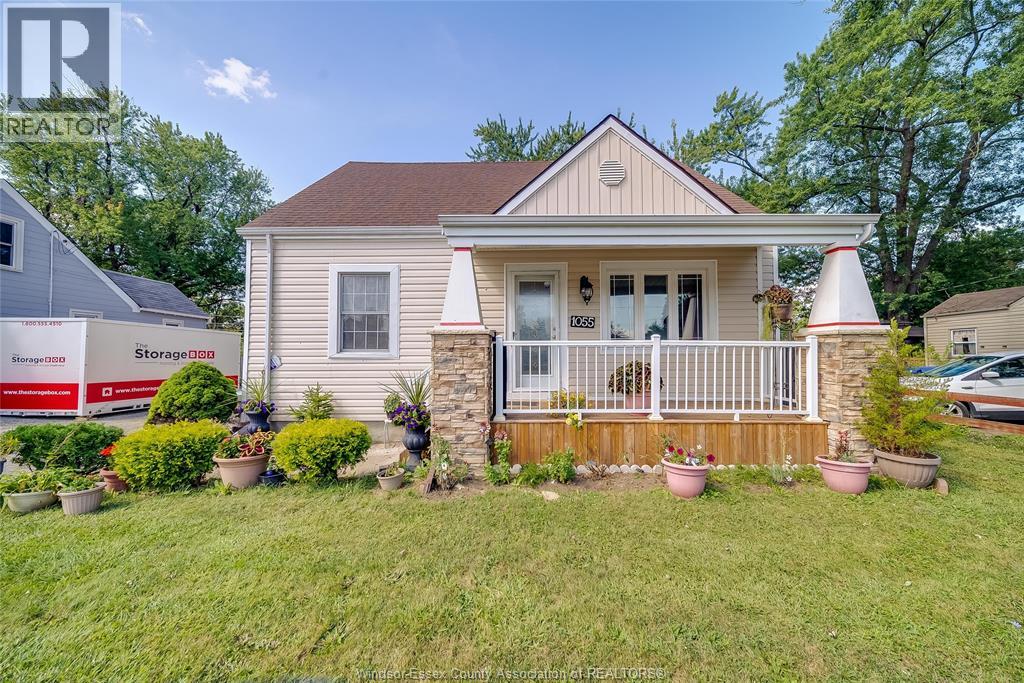 1055 Jefferson Boulevard Property Photo 2