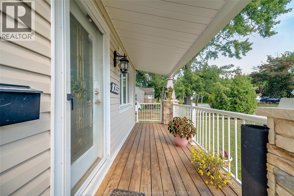 1055 Jefferson Boulevard Property Photo 4