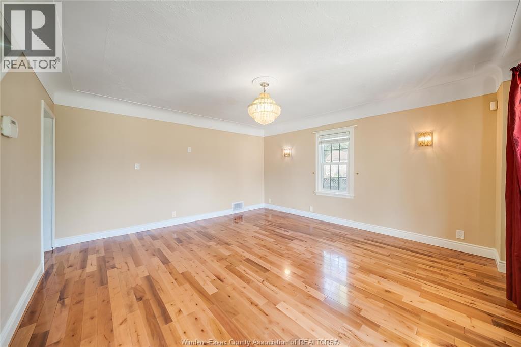 1055 Jefferson Boulevard Property Photo 8