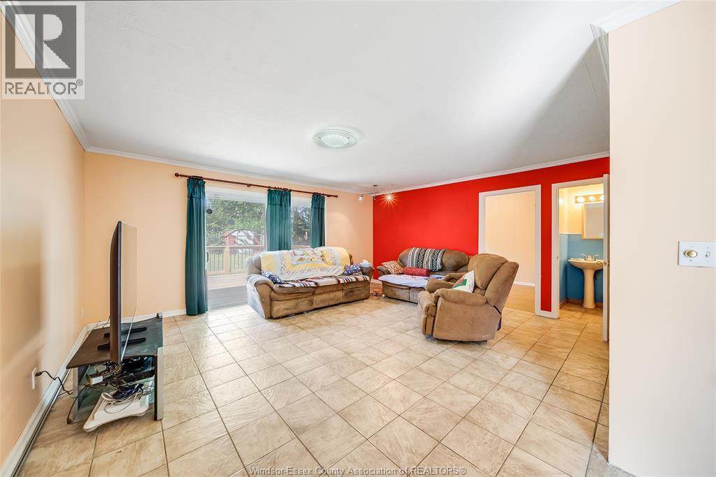 1055 Jefferson Boulevard Property Photo 19