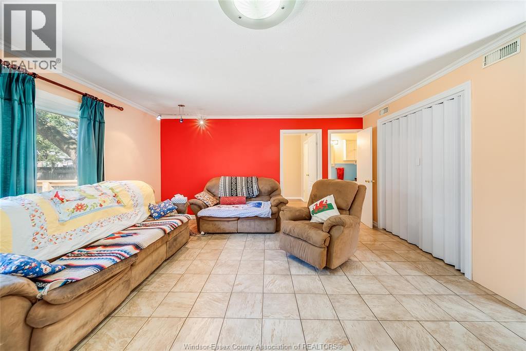 1055 Jefferson Boulevard Property Photo 20