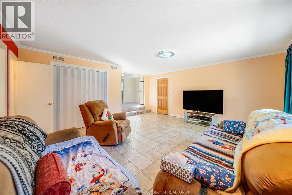 1055 Jefferson Boulevard Property Photo 22