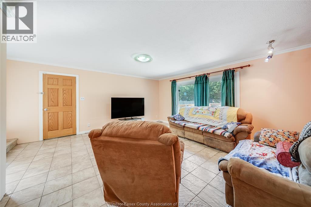 1055 Jefferson Boulevard Property Photo 24