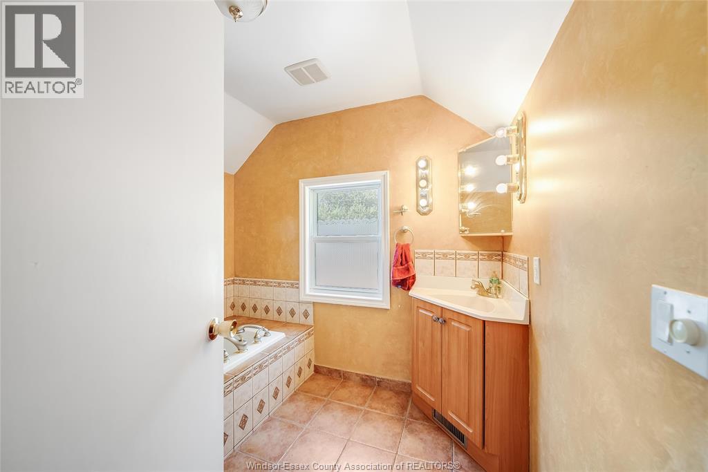1055 Jefferson Boulevard Property Photo 37