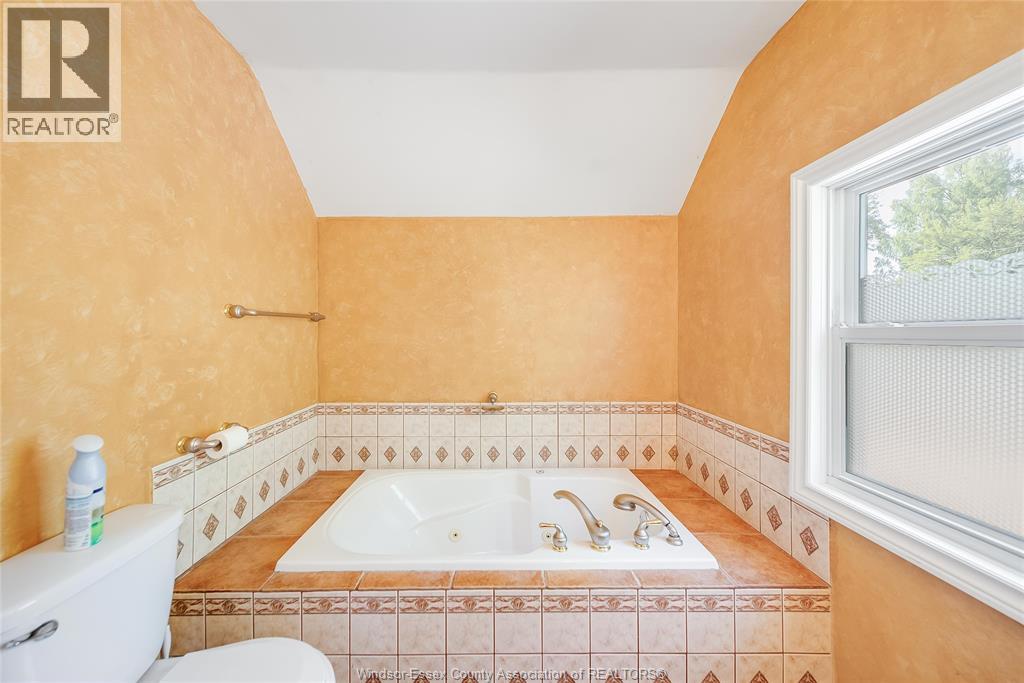 1055 Jefferson Boulevard Property Photo 38