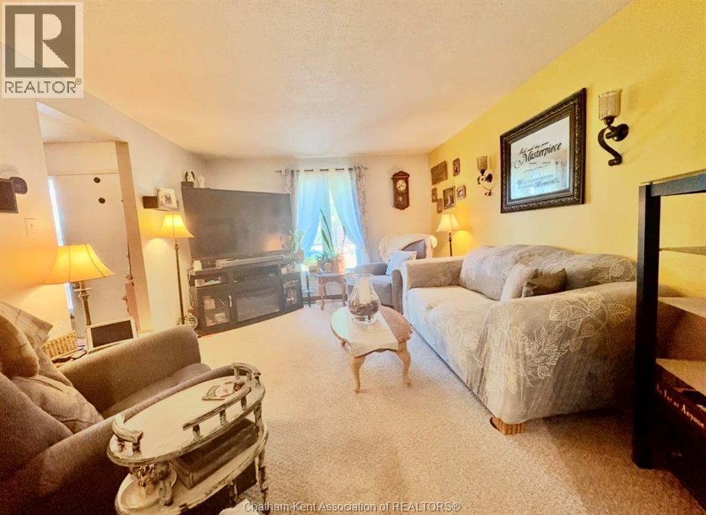 60 Copperfield Crescent Property Photo 2