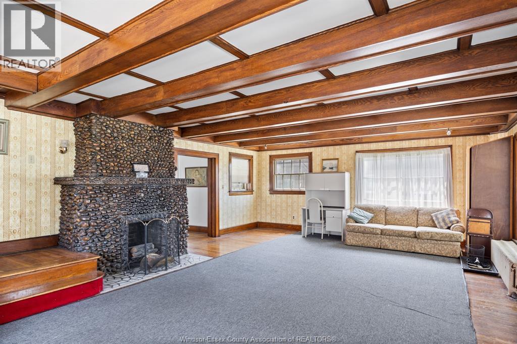 3177 Russell Property Photo 8