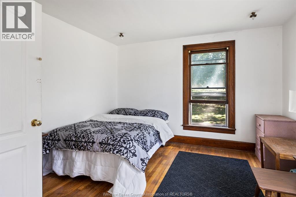 3177 Russell Property Photo 9
