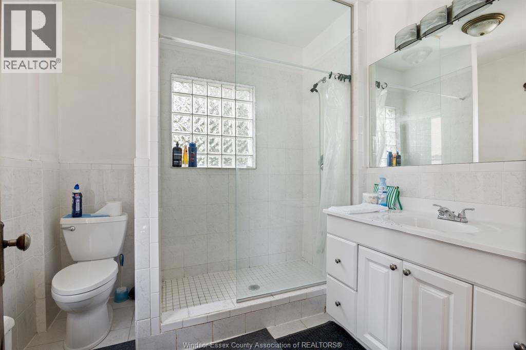 3177 Russell Property Photo 14