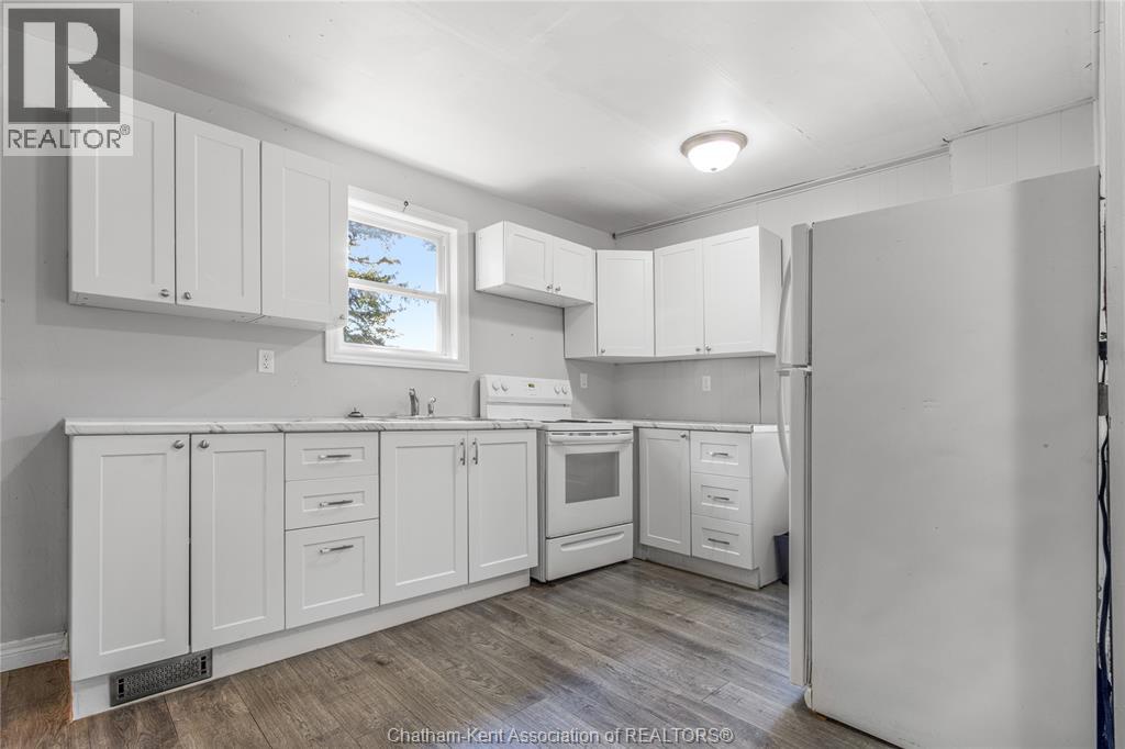 23028 Doherty Street Property Photo 10