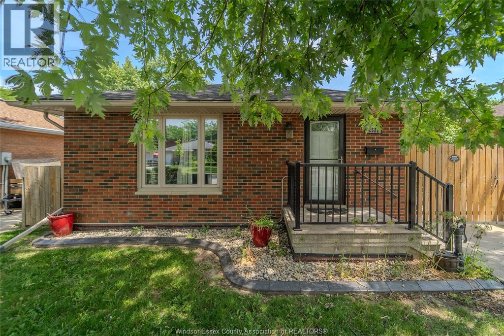 2522 Armstrong AVENUE Property Photo 1