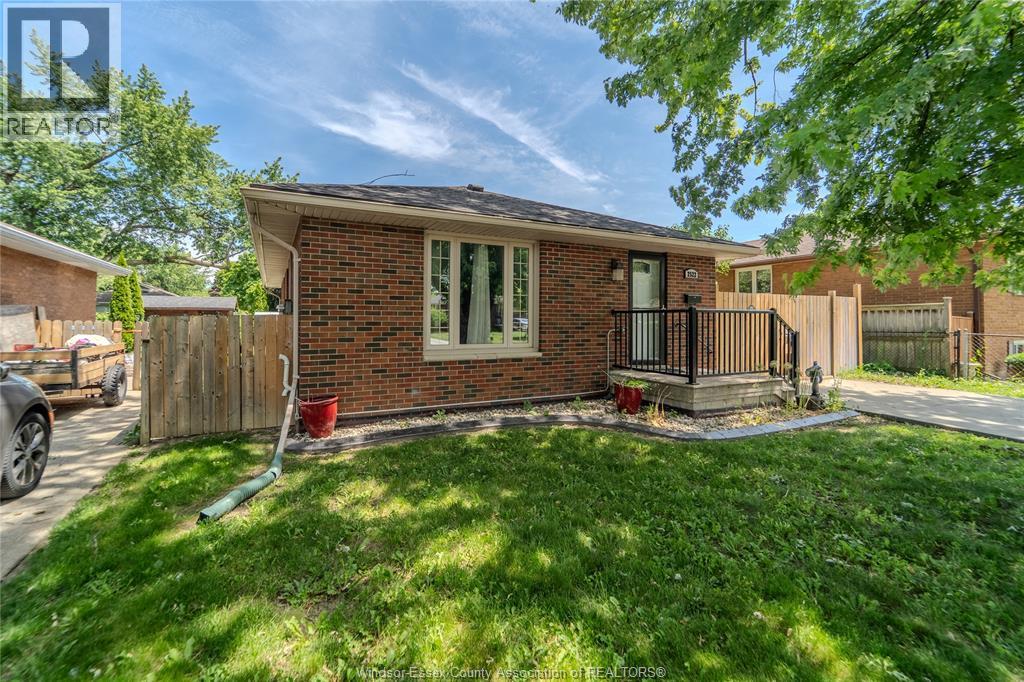 2522 Armstrong Avenue Property Photo 3