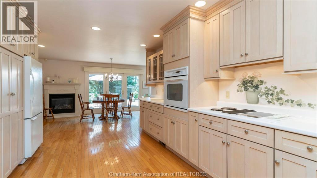 7678 Talbot Trail West Property Photo 13