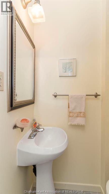 7678 Talbot Trail West Property Photo 18