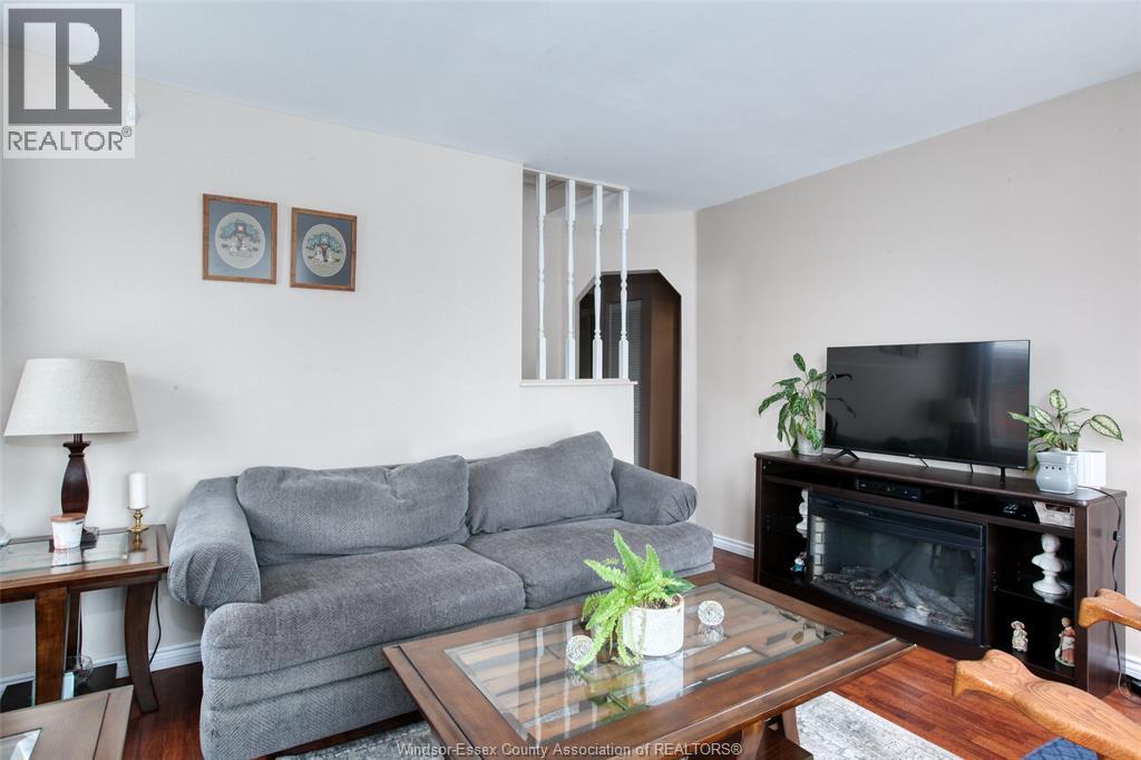 1067 St. Louis Property Photo 5